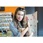 Никол Станкулова - кръстница на бездомно кученце
