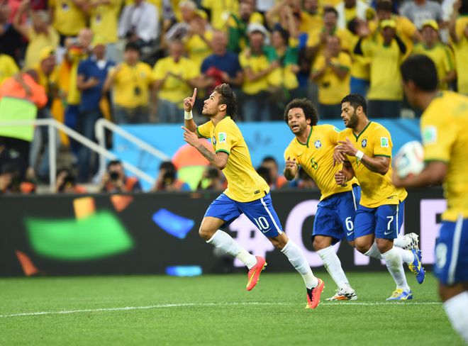 Неймар ликува след първия си гол за Бразилия