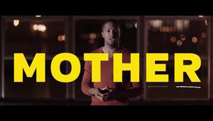 Актьорът Маршъл Дейвис Джоунс в клипа си "Да напишеш думата "Баща""