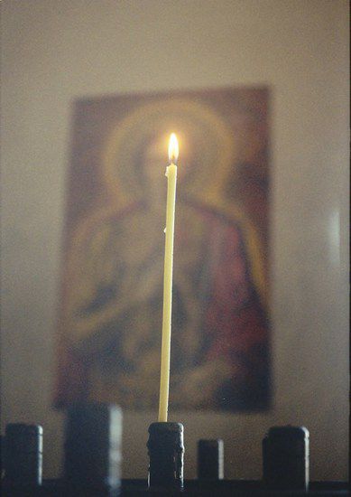 Свещ в черквата