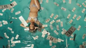 Бийонсе в кадър от трейлъра за On the Run