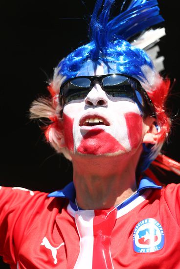 Фен на Чили в синьо, червено и бяло