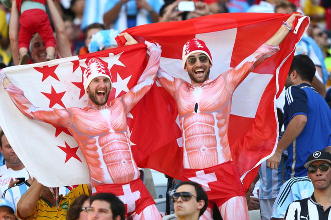 Швейцарски запалянковци в бяло и червено