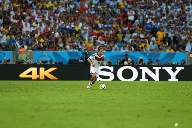 Капитанът на шампионите Филип Лам