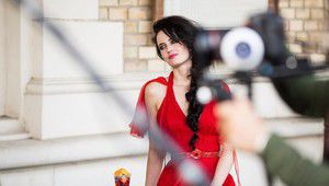 Ева Грийн снима календара на "Кампари" за март