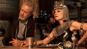 Ридли Скот отново снима Сигърни Уивър