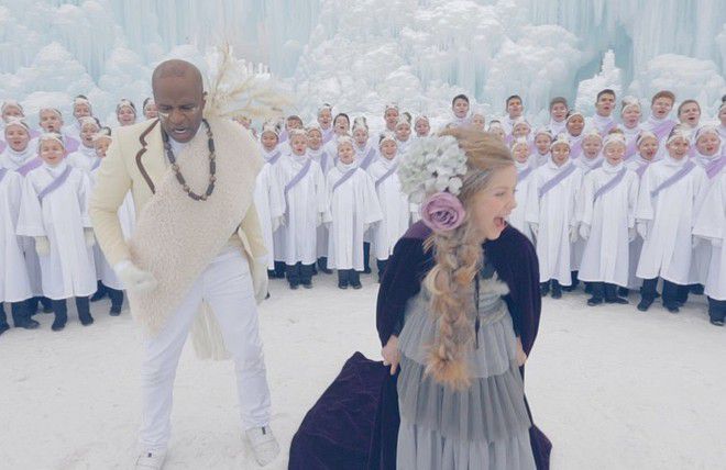 Лекс Уокър прави невероятен кавър на песента Let It Go от "Замръзналото кралство"
