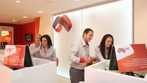 Служители в магазин на "Мтел"