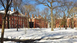 Университетът Харвард през зимата