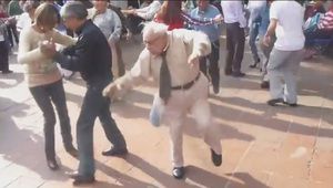 Лудите танци на един дядо