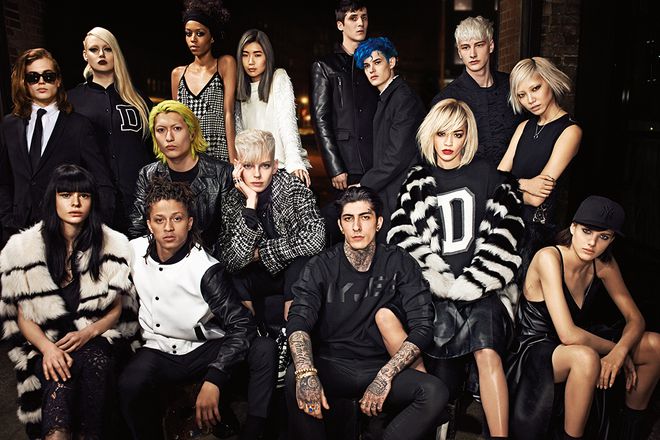 Рита Ора сред моделите на DKNY