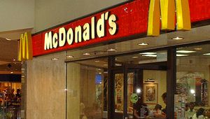"Макдоналдс" е една от най-големите вериги за бързо хранене в света