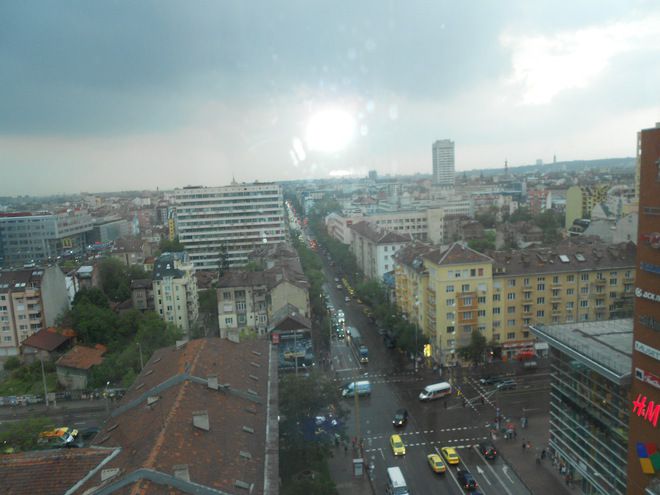 Мрачна и дъждовна София