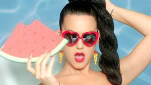 Кейти Пери в клипа си This Is How We Do