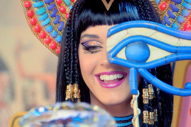 Keyti peri v dark horse