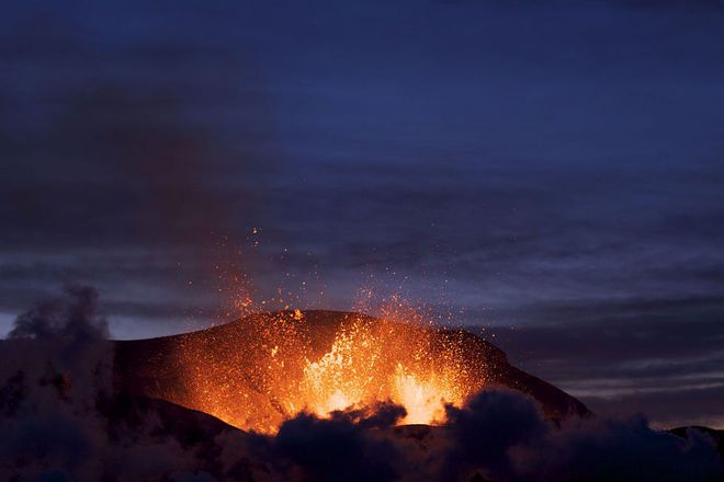 Вулканът Ейяфятлайокутъл в Исландия