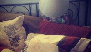 Лампата ме крие