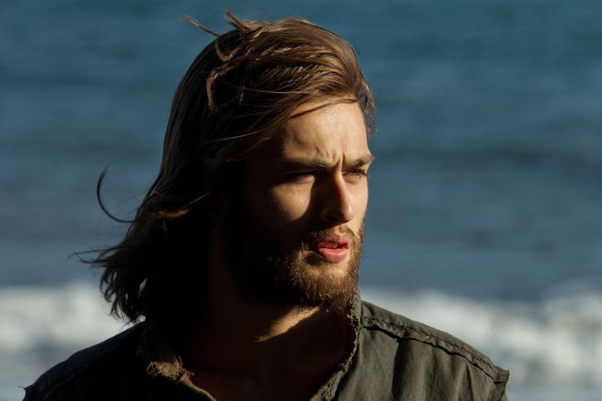 Дъглас Бут в "Ной"