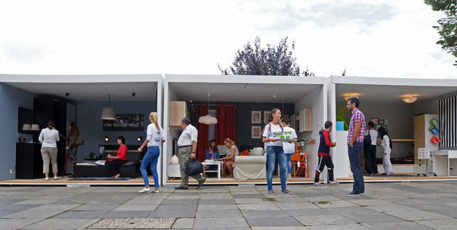 Три стаи пред паметника на Съветската армия