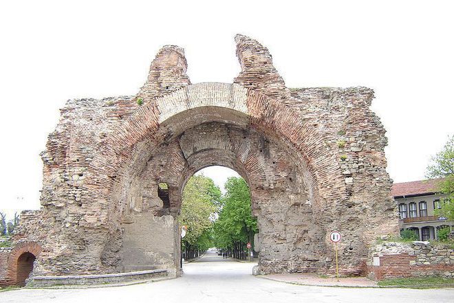 Главната порта в Хисаря