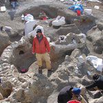 Кенет Лаковара на разкопките в Аржентина