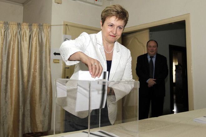 Кристалина Георгиева гласува в чужбина през 2013 г.