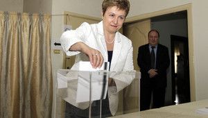 Кристалина Георгиева гласува в чужбина през 2013 г.