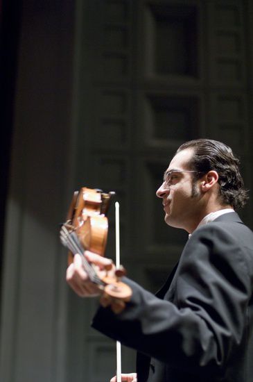 Мариан Краев с цигулката си