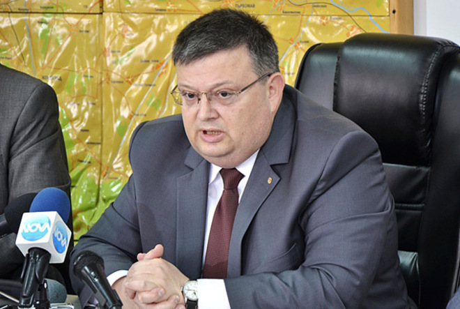 Сотир Цацаров на пресконференция