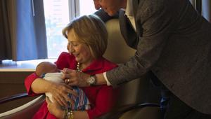 Хилари и Бил Клинтън с внучката си Шарлът