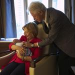 Хилари и Бил Клинтън с внучката си Шарлът
