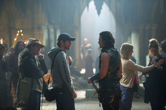 Люк Евънс с режисьора на "Дракула неразказан"