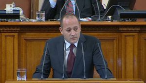 Първата реч на Радан Кънев в парламента