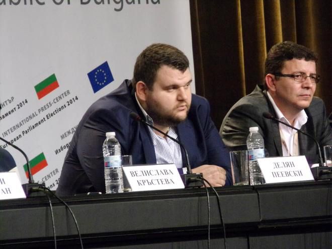 Делян Пеевски на пресконференция на ДПС