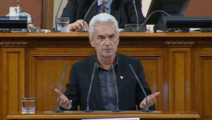Волен Сидеров на парламентарната трибуна