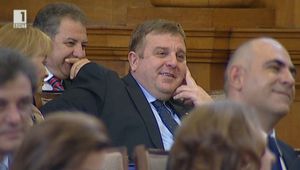 Красимир Каракачанов отново в парламента