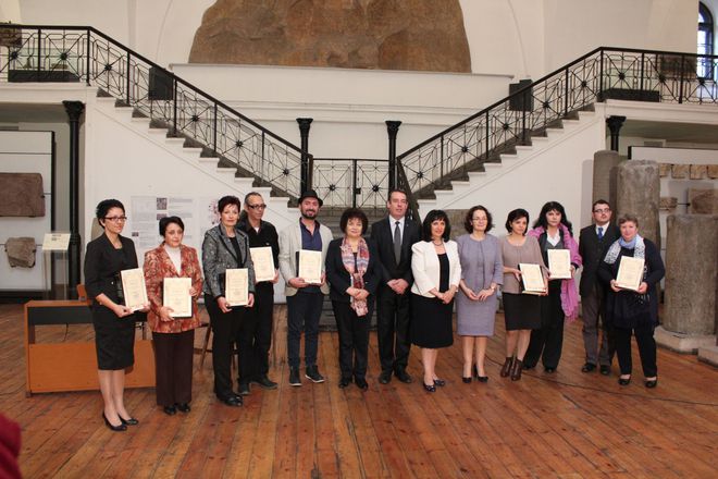 Учители с наградата "Константин Величков"