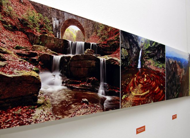 Водопадът Бела Вода във фотоизложба