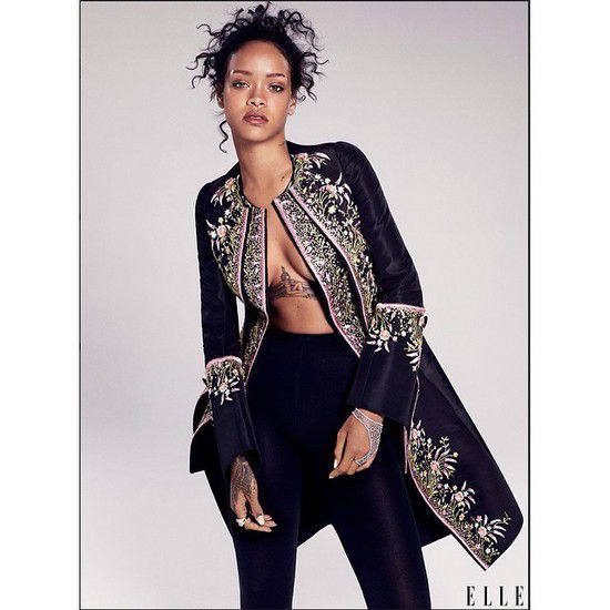 Риана по палто Dior Haute Couture в американския "Ел"