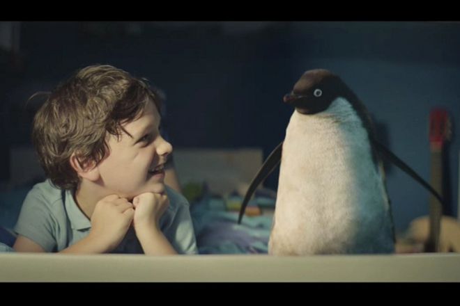 Pingvinat monti v reklamata na dzhon luis za koleda 2014