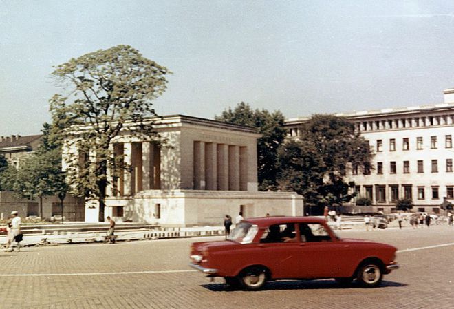 Мавзолеят на Георги Димитров - едно от символичните места за комунизма в България