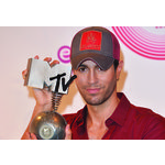 Енрике Иглесиас с награда от MTV