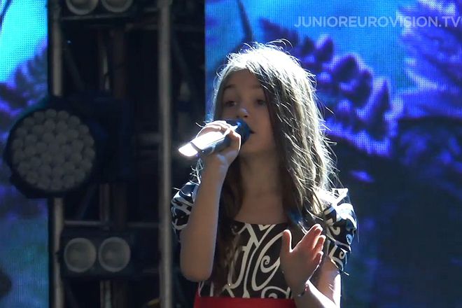 Крисия във втората репетиция за детската "Евровизия"