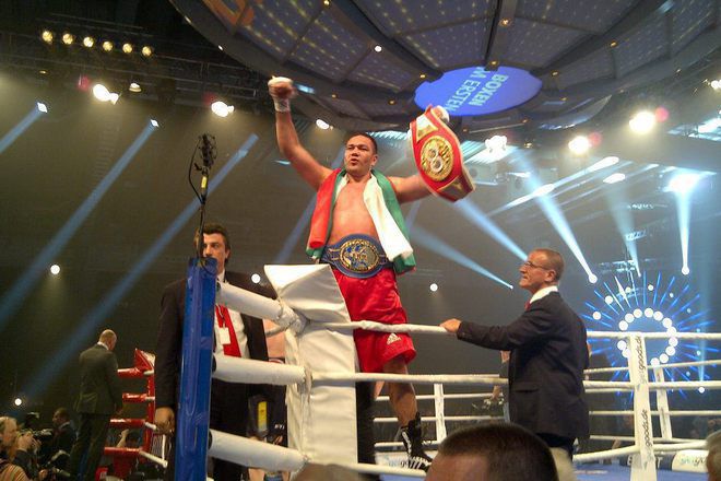 Kobrata na targa za supermacha mezhdu nego i klichko