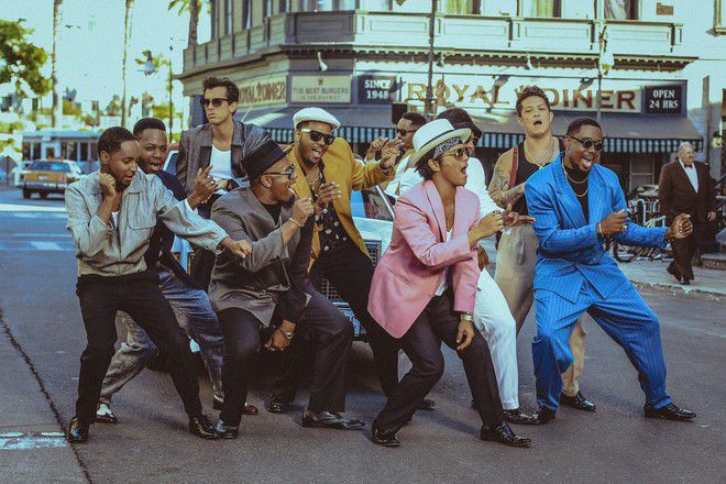 Bruno mars i mark ronsan v uptown funk
