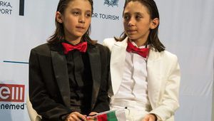 Хасан и Ибрахим на пресконференцията след детската Евровизия в Малта