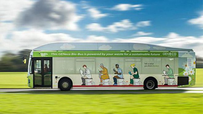 В Англия тръгна първият задвижван с фекалии автобус