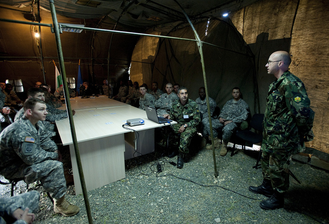 Български военнослужещи в мисия на НАТО