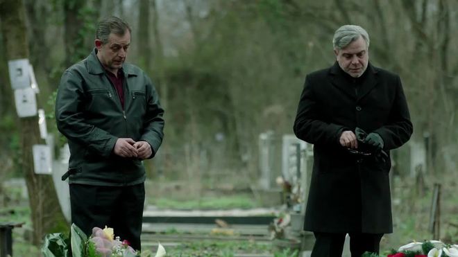 Попов убива Джаро на гроба на дъщеря си