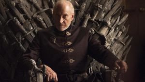 Чарлс Данс като Тивин Ланистър